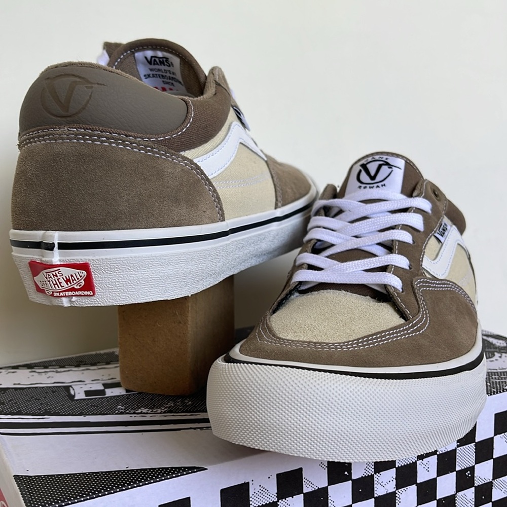 Vans WMNS Rowan Walnut
VN0A5JIC1NU
Sneakers - Picture 9 of 16